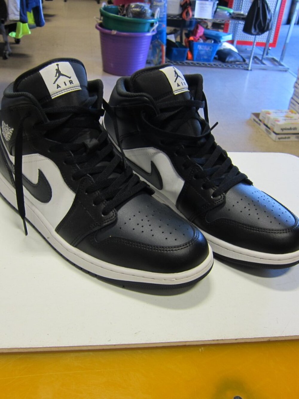 Nike Air Jordan 1 Mid Off Noir Men's 12 Black/White Athletic Shoe's DQ8426-010